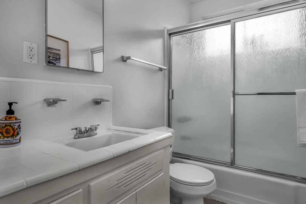 Prime Location 1 Bedroom And Bathroom Retreat In Beverly Hills Apartment Los Angeles