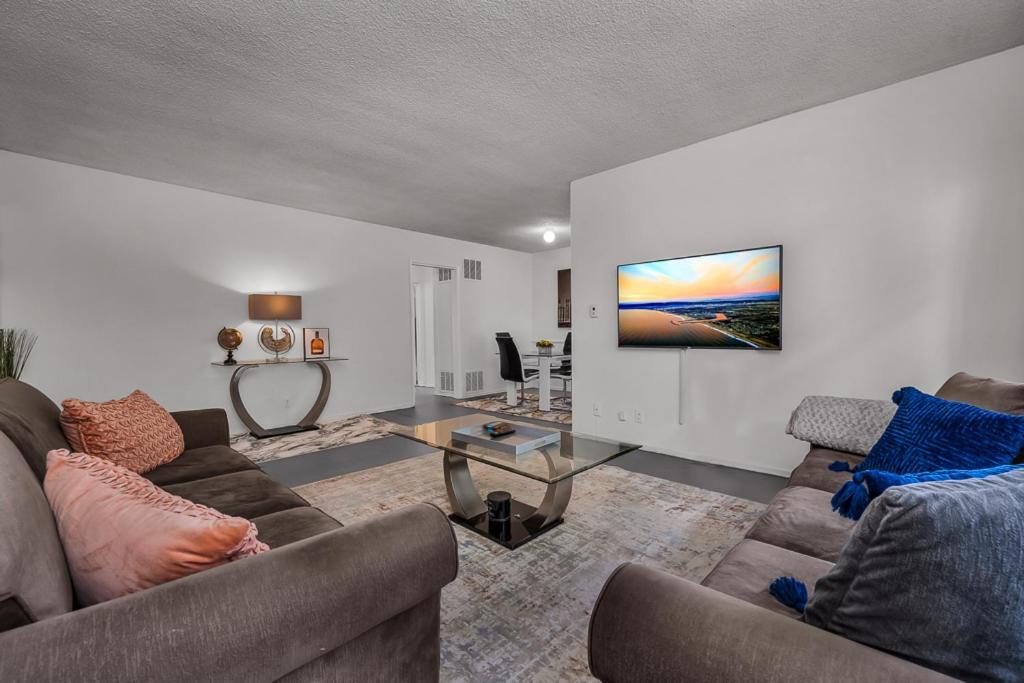 Prime Location 1 Bedroom And Bathroom Retreat In Beverly Hills Apartamento